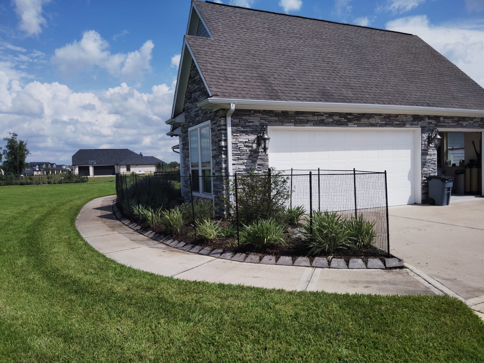 Secure Your Sanctuary: Mustang Fencing's Durable Chainlink Solutions in 77045